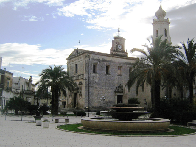 Piazza Sigismondo Castromediano a Cavallino