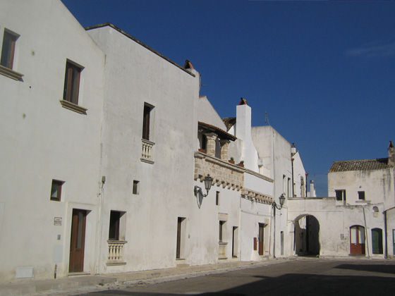 Piazza Caduti a Felline