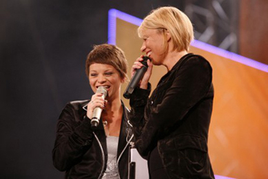 Alessandra Amoroso e Maria De Filippi a Lecce